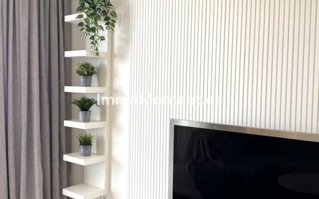 Resale - Apartment - Marbella - Nueva Andalucía