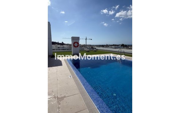 Resale - Apartment - Marbella - Nueva Andalucía