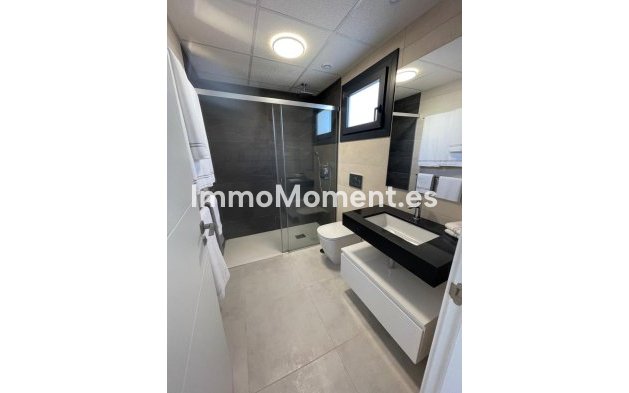 Resale - Apartment - Estepona - Atalaya