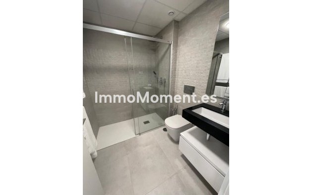 Resale - Apartment - Estepona - Atalaya