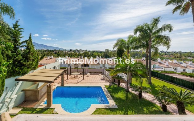 Reventa - Villa independiente - Estepona  - Estepona Centro