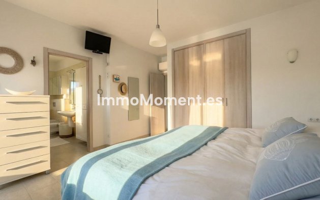 Reventa - Villa independiente - Interior  - Guaro