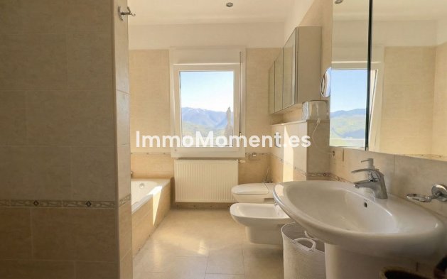 Reventa - Villa independiente - Interior  - Guaro