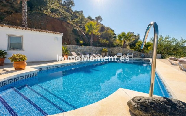 Reventa - Villa independiente - Interior  - Guaro