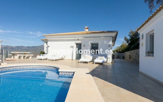 Reventa - Villa independiente - Interior  - Guaro