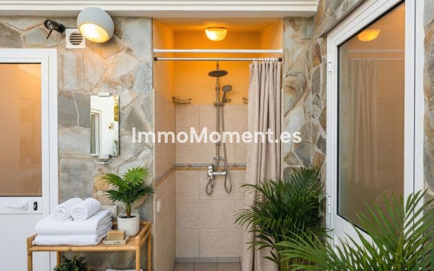 Reventa - Villa independiente - Interior  - Guaro