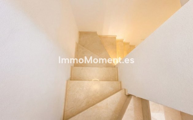 Reventa - Villa independiente - Interior  - Guaro