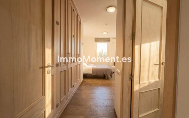 Reventa - Villa independiente - Interior  - Guaro