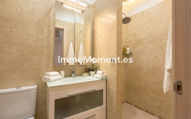 Reventa - Villa independiente - Interior  - Guaro