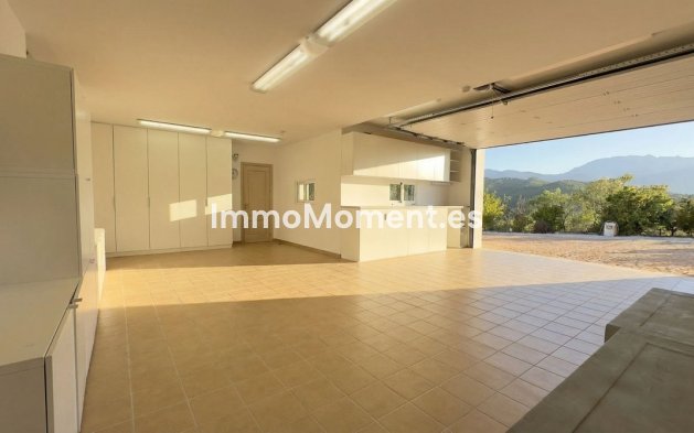 Reventa - Villa independiente - Interior  - Guaro