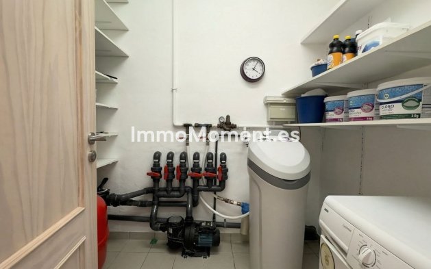 Reventa - Villa independiente - Interior  - Guaro