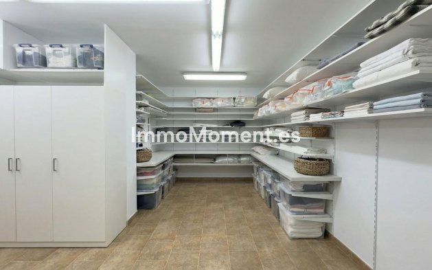 Reventa - Villa independiente - Interior  - Guaro