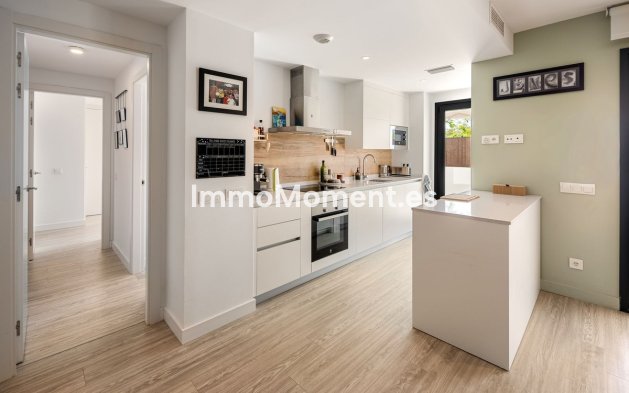 Resale - Apartment - Estepona - Estepona Centro