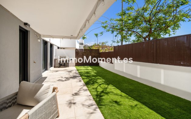 Resale - Apartment - Estepona - Estepona Centro