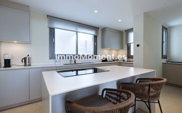 Resale - Apartment - Benahavís - La Quinta