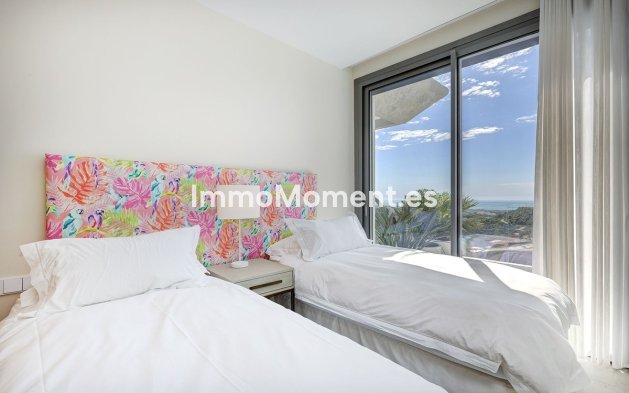 Resale - Apartment - Benahavís - La Quinta