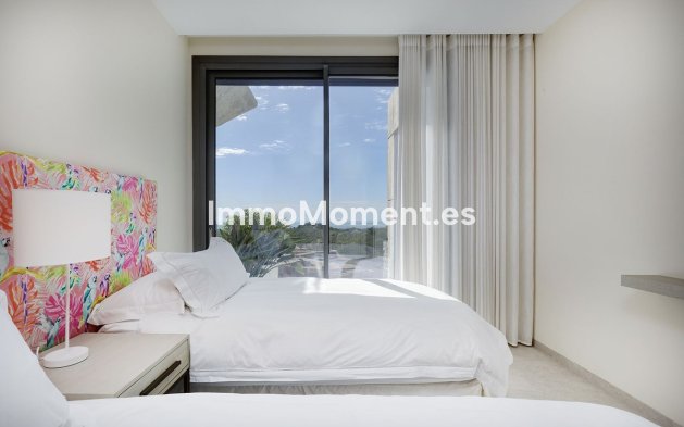 Resale - Apartment - Benahavís - La Quinta