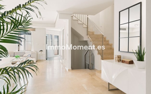 Resale - Townhouse - Marbella - Costabella