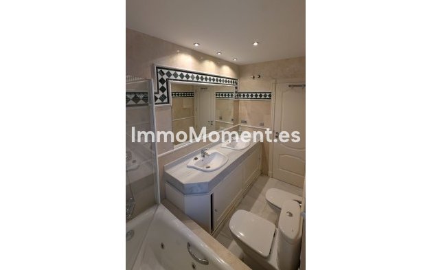 Resale - Apartment - Marbella - Aloha