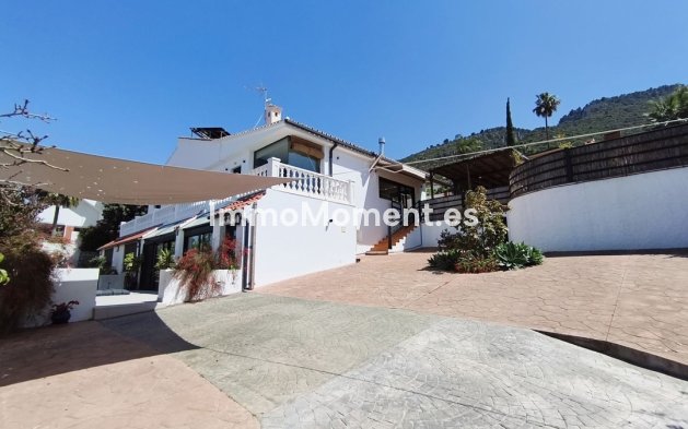 Bestaande woning - Vrijstaande villa - Binnenland  - Alhaurín de la Torre