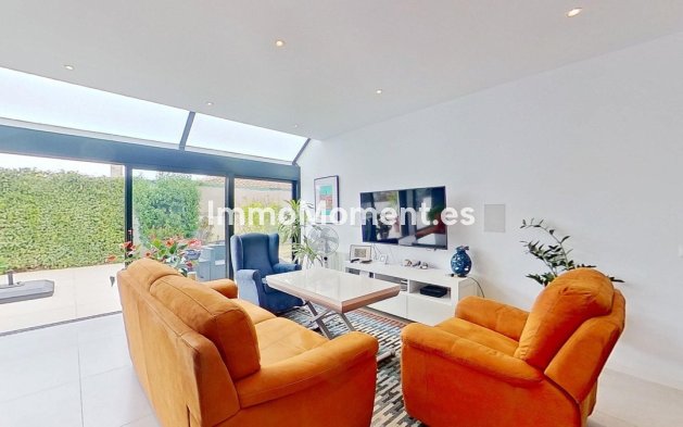Bestaande woning - Vrijstaande villa - Binnenland  - Alhaurín de la Torre