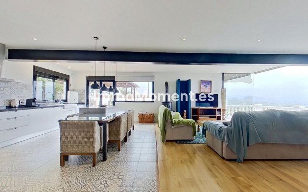 Bestaande woning - Vrijstaande villa - Binnenland  - Alhaurín de la Torre