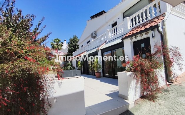 Bestaande woning - Vrijstaande villa - Binnenland  - Alhaurín de la Torre
