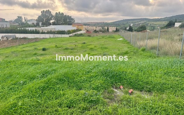Resale - Plot - Estepona - Valle Romano
