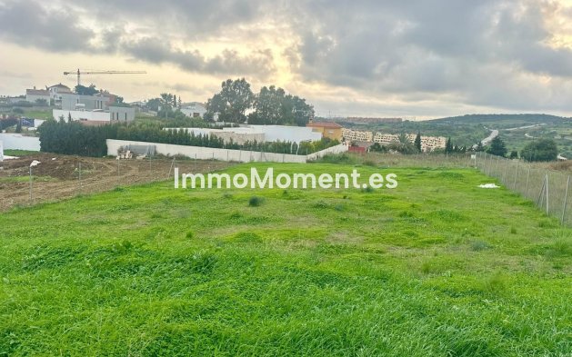 Resale - Plot - Estepona - Valle Romano