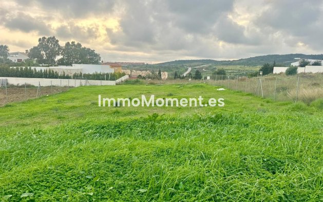 Resale - Plot - Estepona - Valle Romano