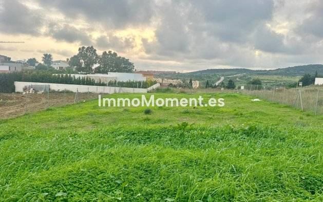 Resale - Plot - Estepona - Valle Romano
