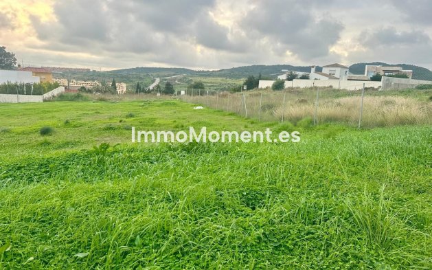 Resale - Plot - Estepona - Valle Romano