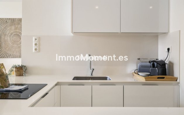 Resale - Apartment - Estepona - Estepona Centro