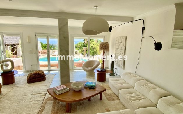 Resale - Detached villa - Estepona - El Padron