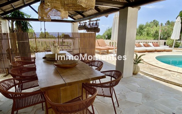 Resale - Detached villa - Estepona - El Padron