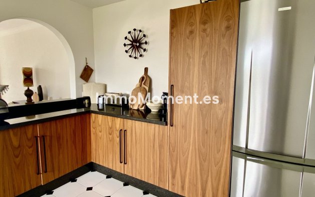 Resale - Detached villa - Estepona - El Padron