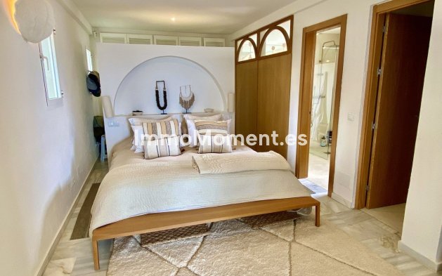 Resale - Detached villa - Estepona - El Padron