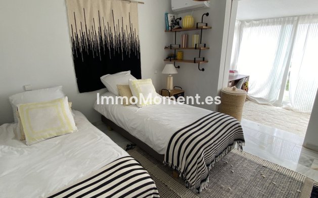 Resale - Detached villa - Estepona - El Padron