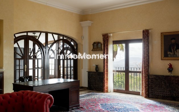 Resale - Detached villa - Inland  - Alhaurín el Grande Centro