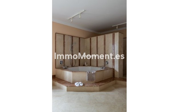 Resale - Detached villa - Inland  - Alhaurín el Grande Centro
