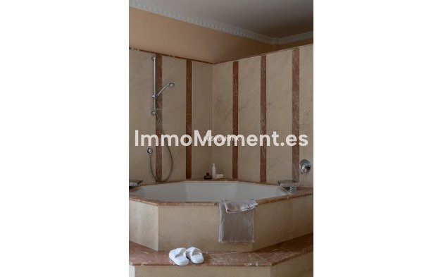 Resale - Detached villa - Inland  - Alhaurín el Grande Centro