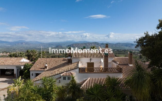 Resale - Detached villa - Inland  - Alhaurín el Grande Centro
