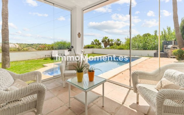 Resale - Detached villa - Estepona - Estepona Centro