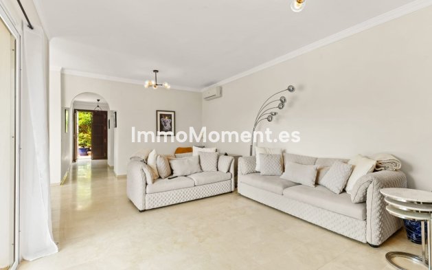Resale - Detached villa - Estepona - Estepona Centro