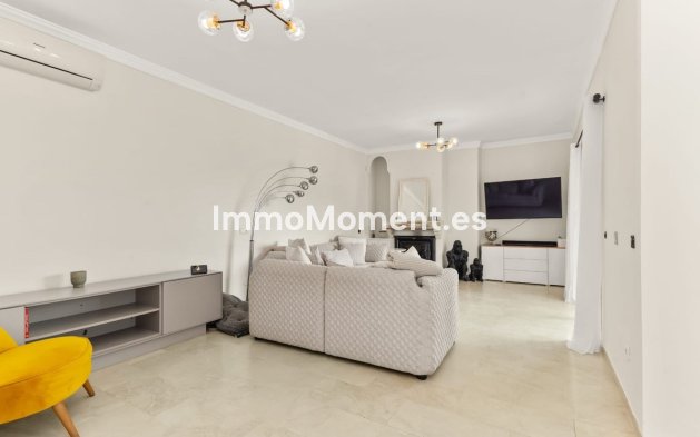 Resale - Detached villa - Estepona - Estepona Centro