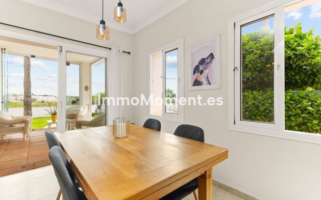 Resale - Detached villa - Estepona - Estepona Centro