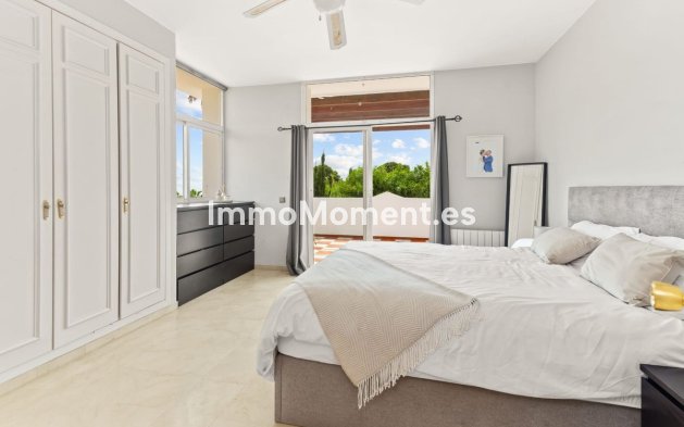 Resale - Detached villa - Estepona - Estepona Centro