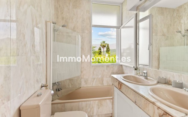 Resale - Detached villa - Estepona - Estepona Centro