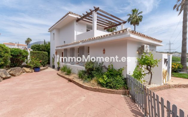Resale - Detached villa - Estepona - Estepona Centro