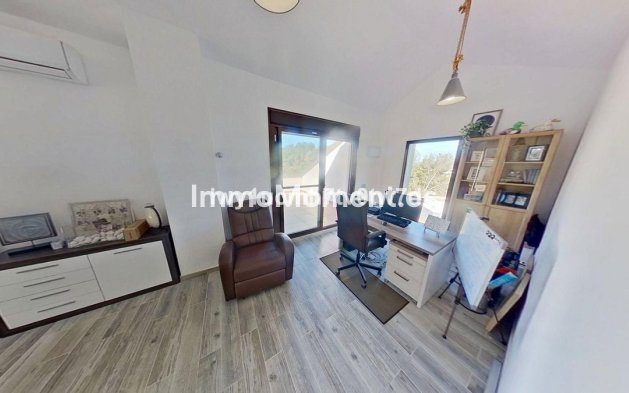 Bestaande woning - Vrijstaande villa - Binnenland  - Alhaurín de la Torre